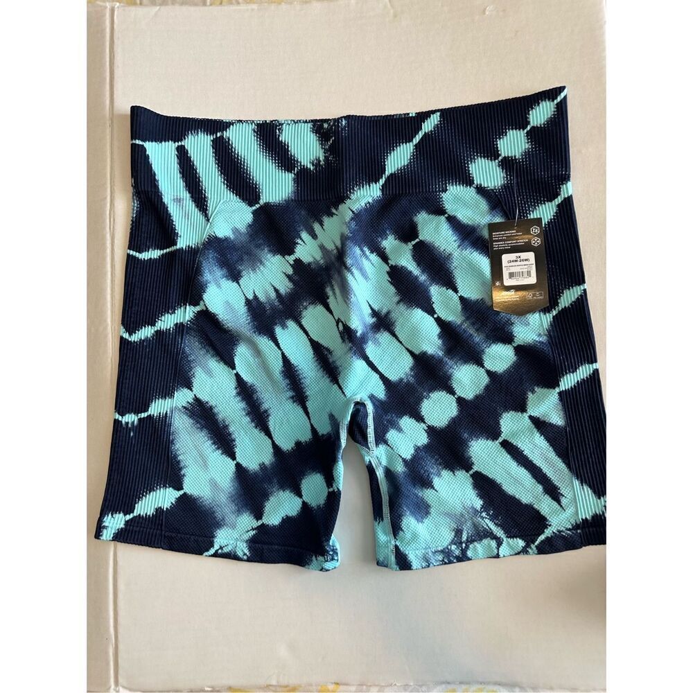 2 Blue & Pink Avia Women's 3X Seamless Printed Bike Shorts